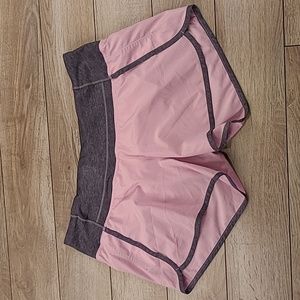 LULULEMON Pink Grey Pattern Sz 8 Womens Athletic Running Speed Short Shorts‎